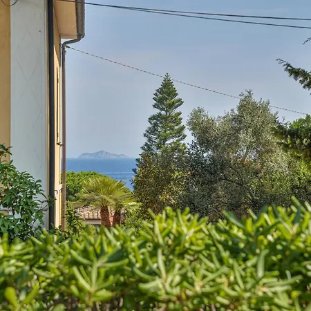 Elba Bellavista -- Casa Cerboli -- * كافو